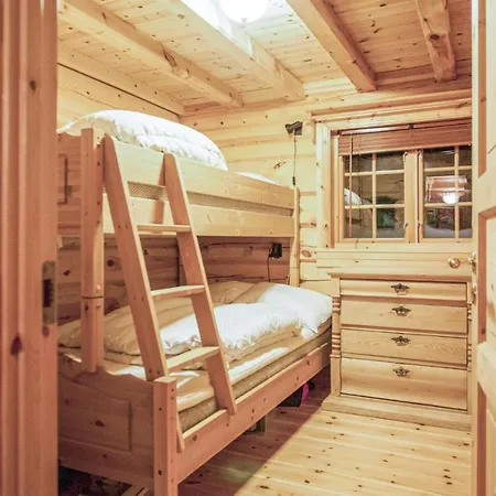 Nice In Dalholen W/ Wifi And 3 Bedrooms Furuhovde
